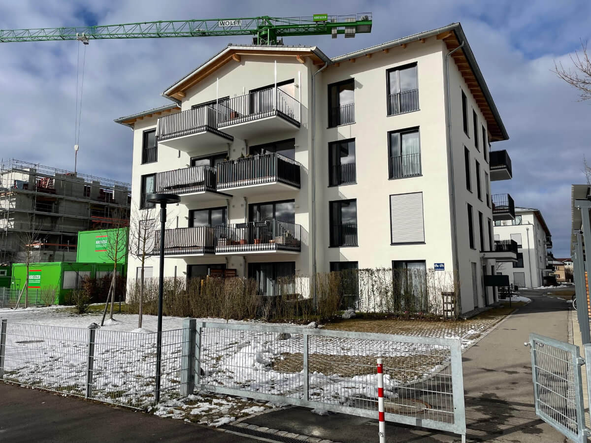 Außenputz – Fassadenflächen und Sockel überarbeitet – dokumentierter Arbeitsschritt 3